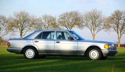 De Mercedes 420SE uit de jaren tachtig